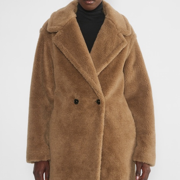 Aritzia Jackets & Blazers - Aritzia The Teddy Coat Short